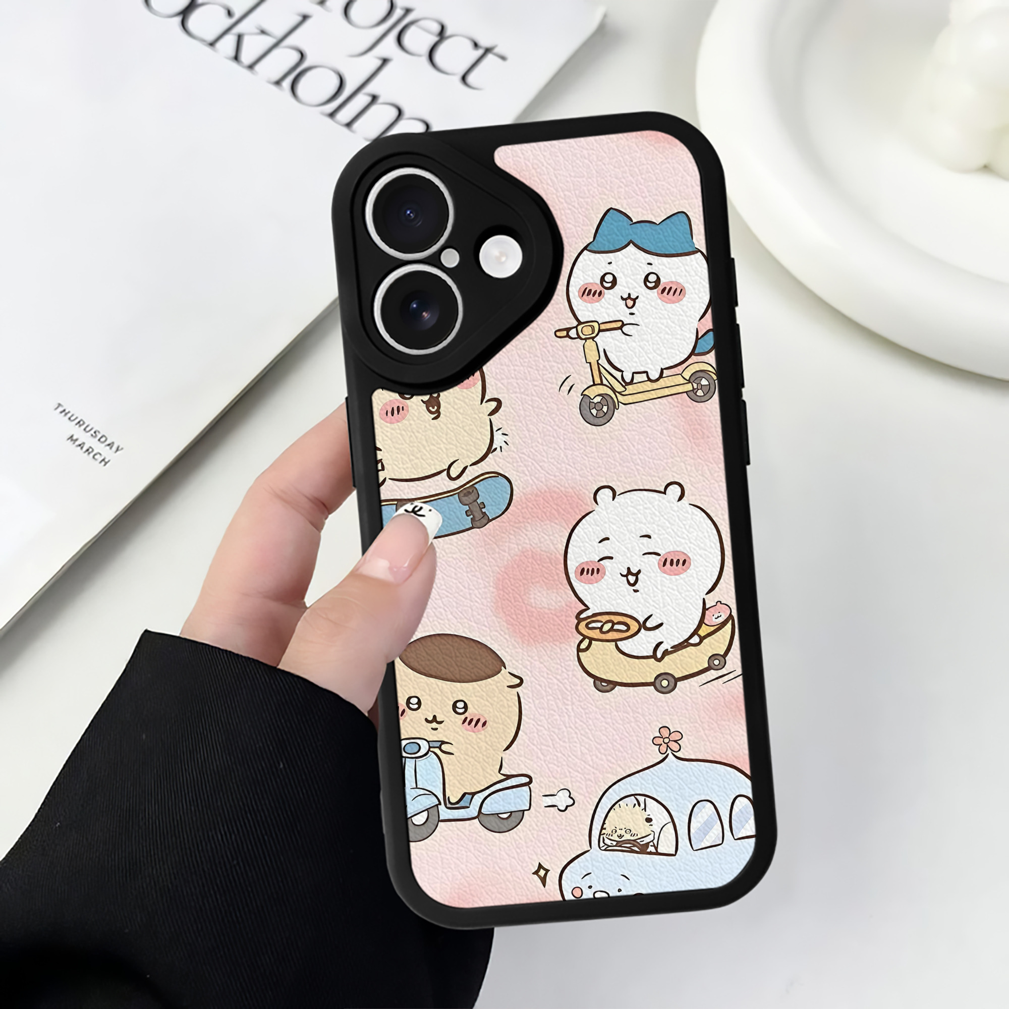 （画像用） ちいかわ Chii-kawa 【iPhone 16シリーズ対応】シリコンスマホケース（レザー調） 材質：シリコン